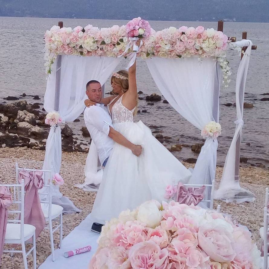 Valentina i Vatroslav iz 'Ljubav je na selu' vjenčali se na plaži