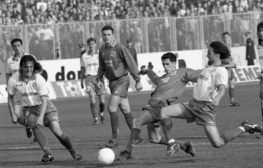 Zagreb: NK Croatia i HNK Hajduk na stadionu u Maksimiru, 24.03.1996.