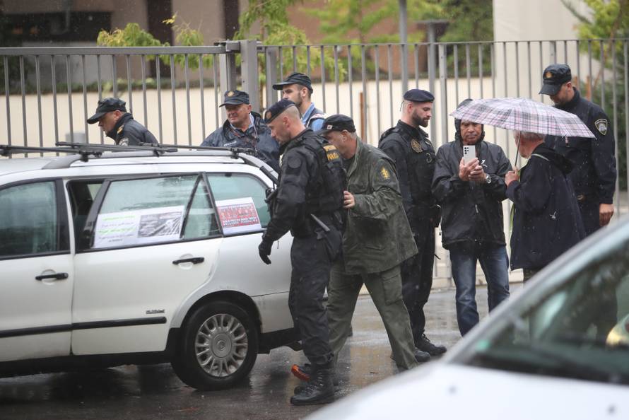 Zagreb: Uoči početka optužnog  vijeća za Marka Franciškovića, okupili su se njegovi istomišljenici  