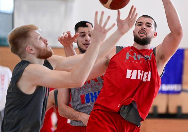 Zagreb: Hrvatski ko&scaron;arka&scaron;i odradili trening uo&ccaron;i odlaska na Olimpijski pretkvalifikacijski turnir