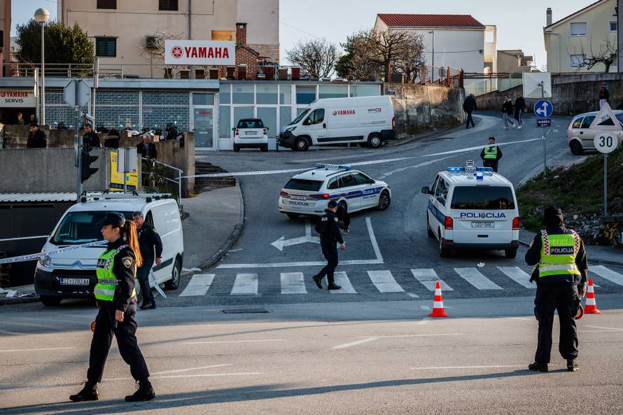 Split: Kombi naletio na petero djece, prevezena su u bolnicu