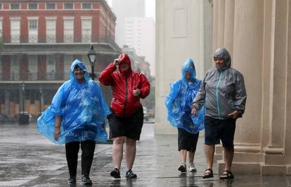 Barry pogodio Louisianu, ali oslabio na razinu tropske oluje
