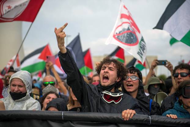 Nationwide "Let's Block Everything" protest in solidarity with Gaza, in Venice