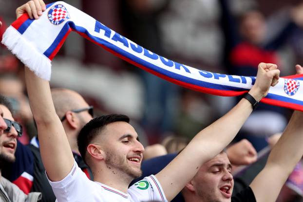 Ženeva: Navijači na polufinalnom susretu Lige prvaka mladih između Hajduka i Milana