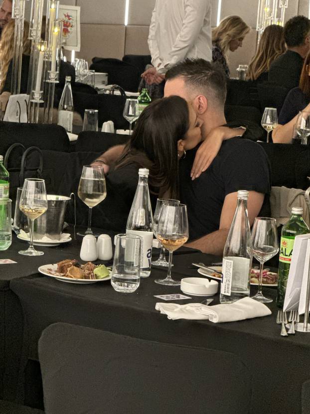 Beograd: Aleksandra i Filip Živojinović razmjenjuju nježnosti na promociji novih proizvoda kompanije "Lady B" Lepe Brene 