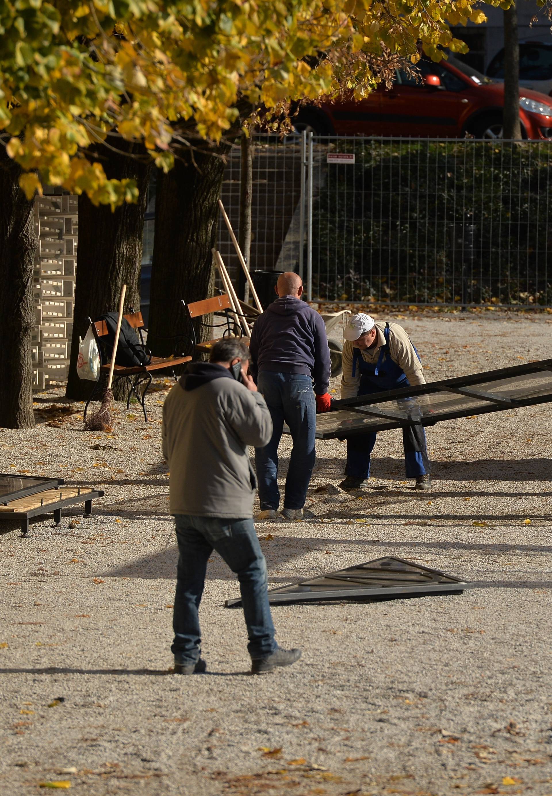 Božićna čarolija u Zagrebu: Na Tomislavcu podižu klizalište