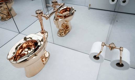 Ovo je zahod od 18-karatnog zlata. Potpuno je funkcionalan. Prodali su ga za 12,1 mil. dolara