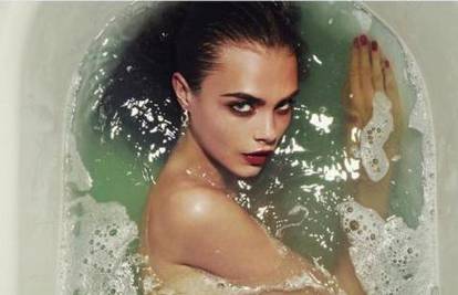 Cara Delevingne pozirala gola u kadi: Ovo je neobjavljena fotka