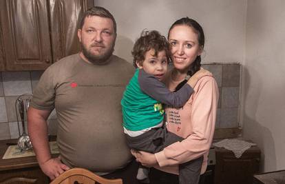 Andrej (3) živi u kući od blata punoj miševa: Teško govori i hoda, a mama ima epilepsiju