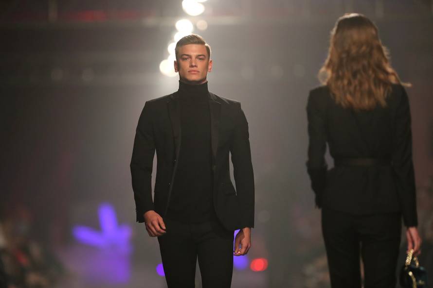 Neprepoznatljiva Borna Rajić zavodila dekolteom do pupka