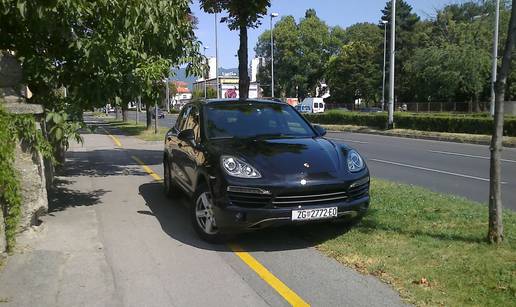 Na biciklističkoj stazi parkirao je Porsche od 600 000 kuna