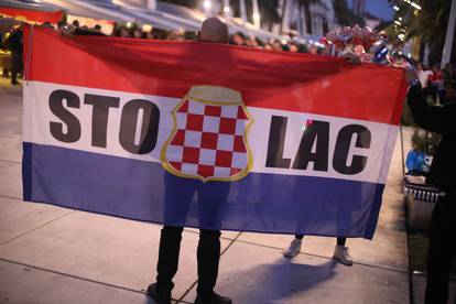 FOTO Navijačka ludnica! Hrvati i Portugalci zajedno na Rivi...