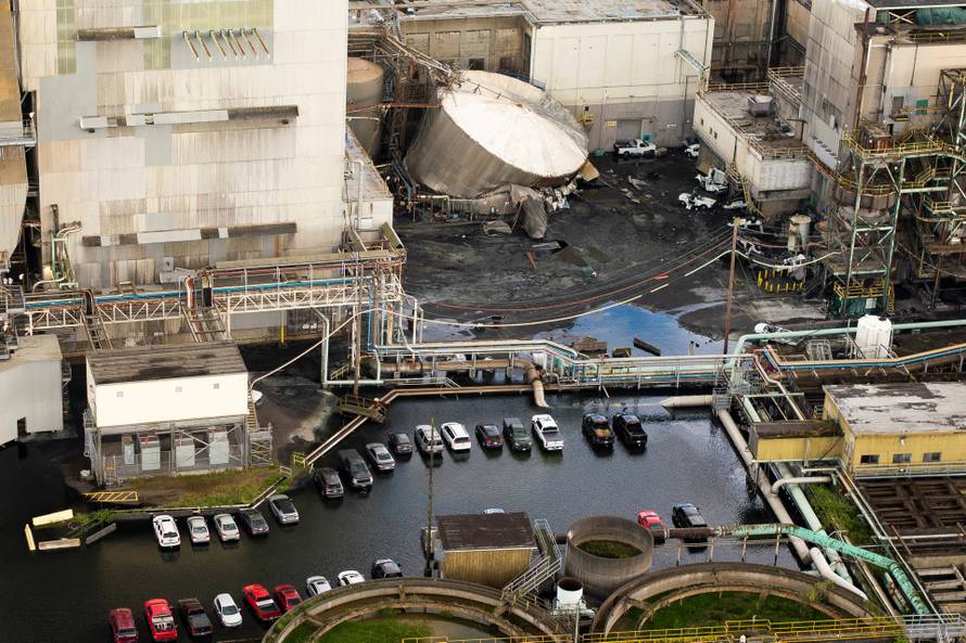 Aftermath of a chemical tank rupture at the Nippon Dynawave Packaging pulp and paper mill in Longview