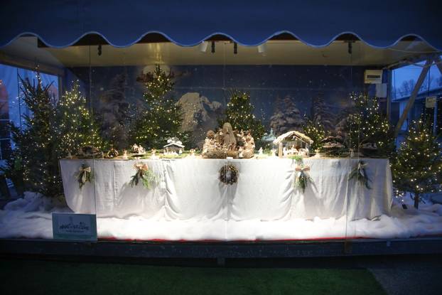 24sata Zagreb: Otvorenje izložbe jaslica Peggy Malbase