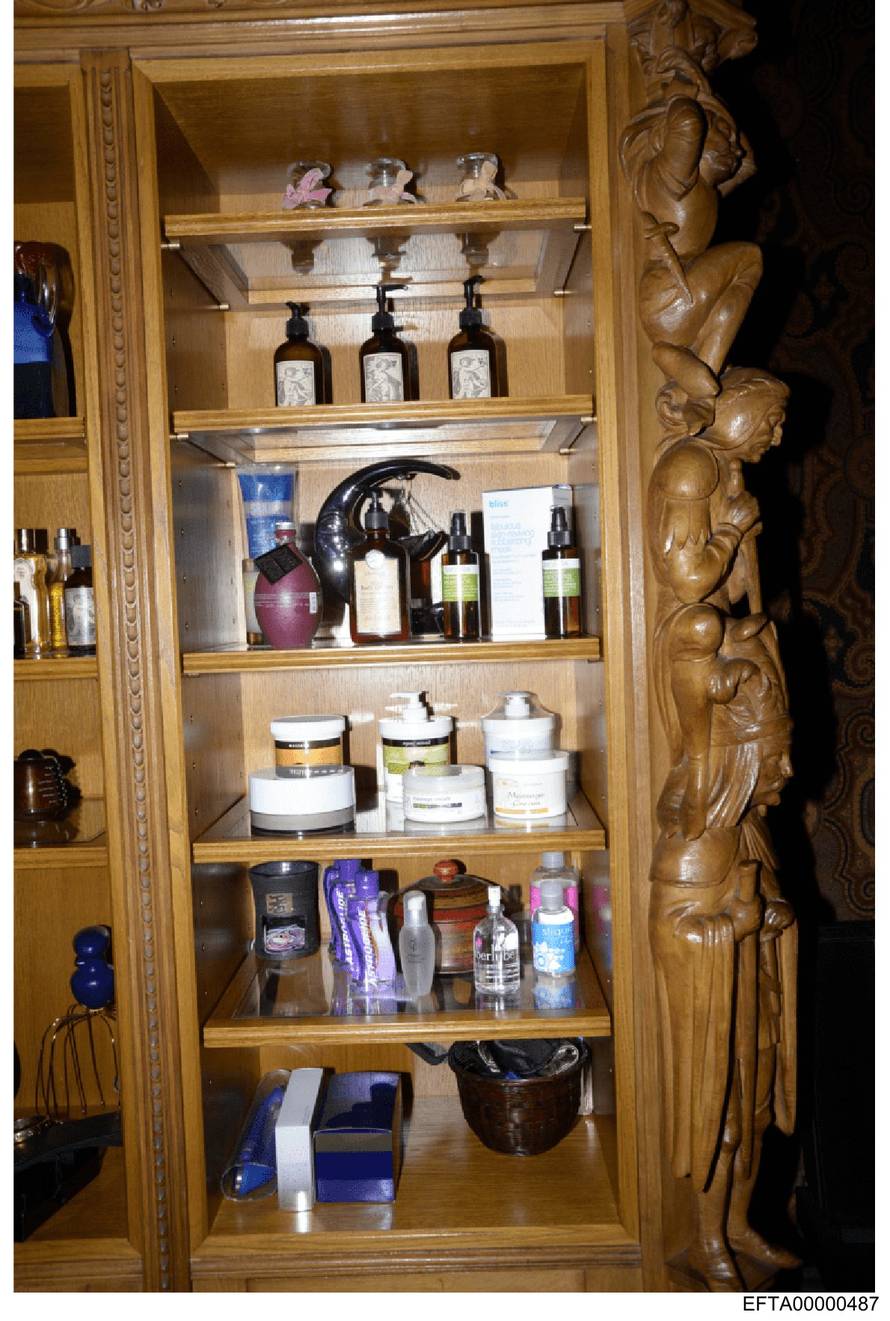 Objavljeni novi dokumenti o Epsteinu: Trump koristio njegov avion češće nego što se znalo!