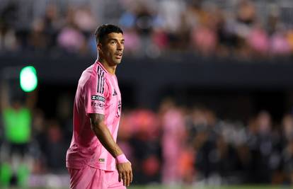 Stigla sankcija za pljuvanje: Luis Suarez je suspendiran na šest utakmica i mora platiti kaznu