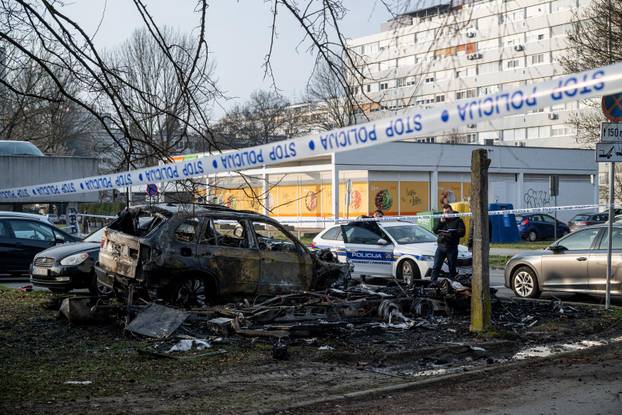 Zagreb: U Zapruđu u potpunosti izgorjela kamp prikolica, požar zahvatio i susjedna vozila
