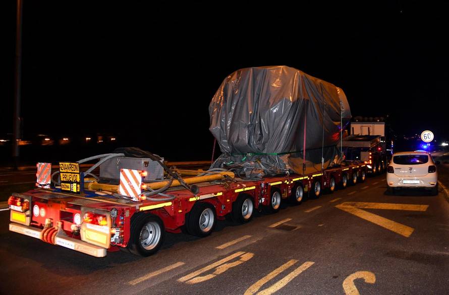 Video: U Zagreb je sletio avion s motorom iz ruske nuklearke