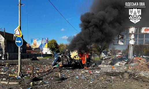 Ruski napad izazvao kaos: Gori luka u Odesi, tisuće bez struje!