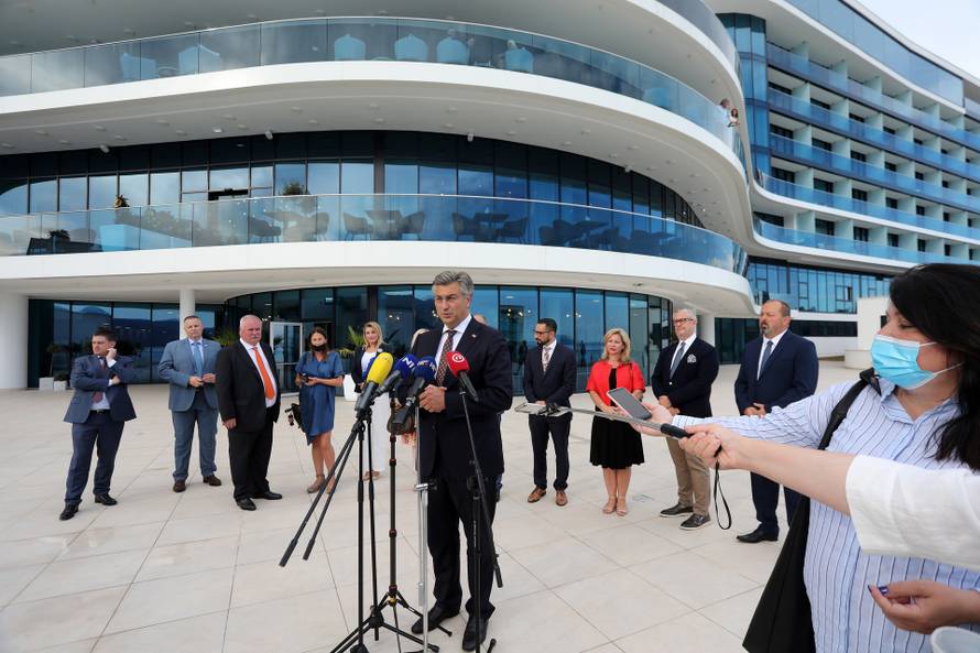 FOTO Otvorili Hilton Costabella resort u Rijeci.  Plenković: Grad je trebao ovakav hotel