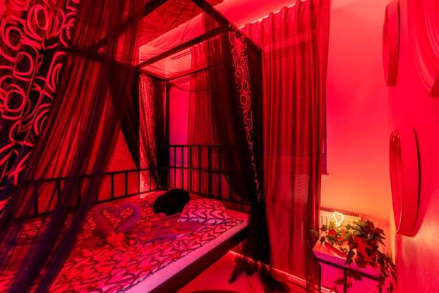 FOTO Jeste li znali da u Zagrebu možete unajmiti stan za BDSM? Pogledajte što se nudi unutra