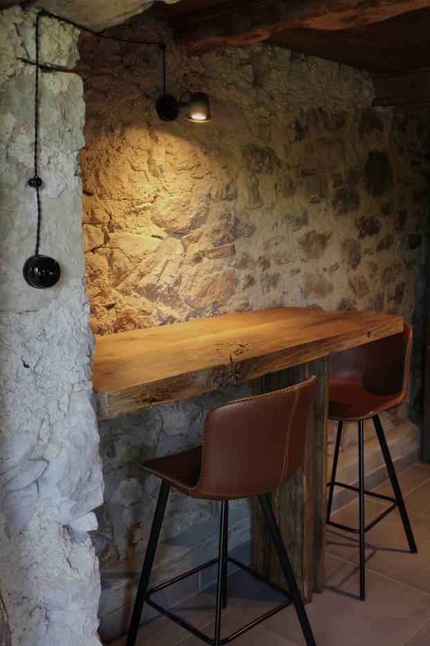 FOTO Ova kuća blizu Zagreba pravi je raj - filmove možete gledati iz bačve za kupanje!