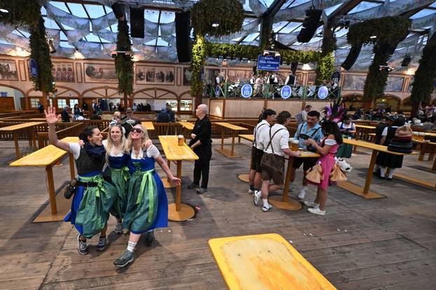 Germany's Oktoberfest to reopen after bomb scare in Munich