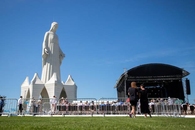 Giant Our Lady statue unveiled in Konotopie village in Poland