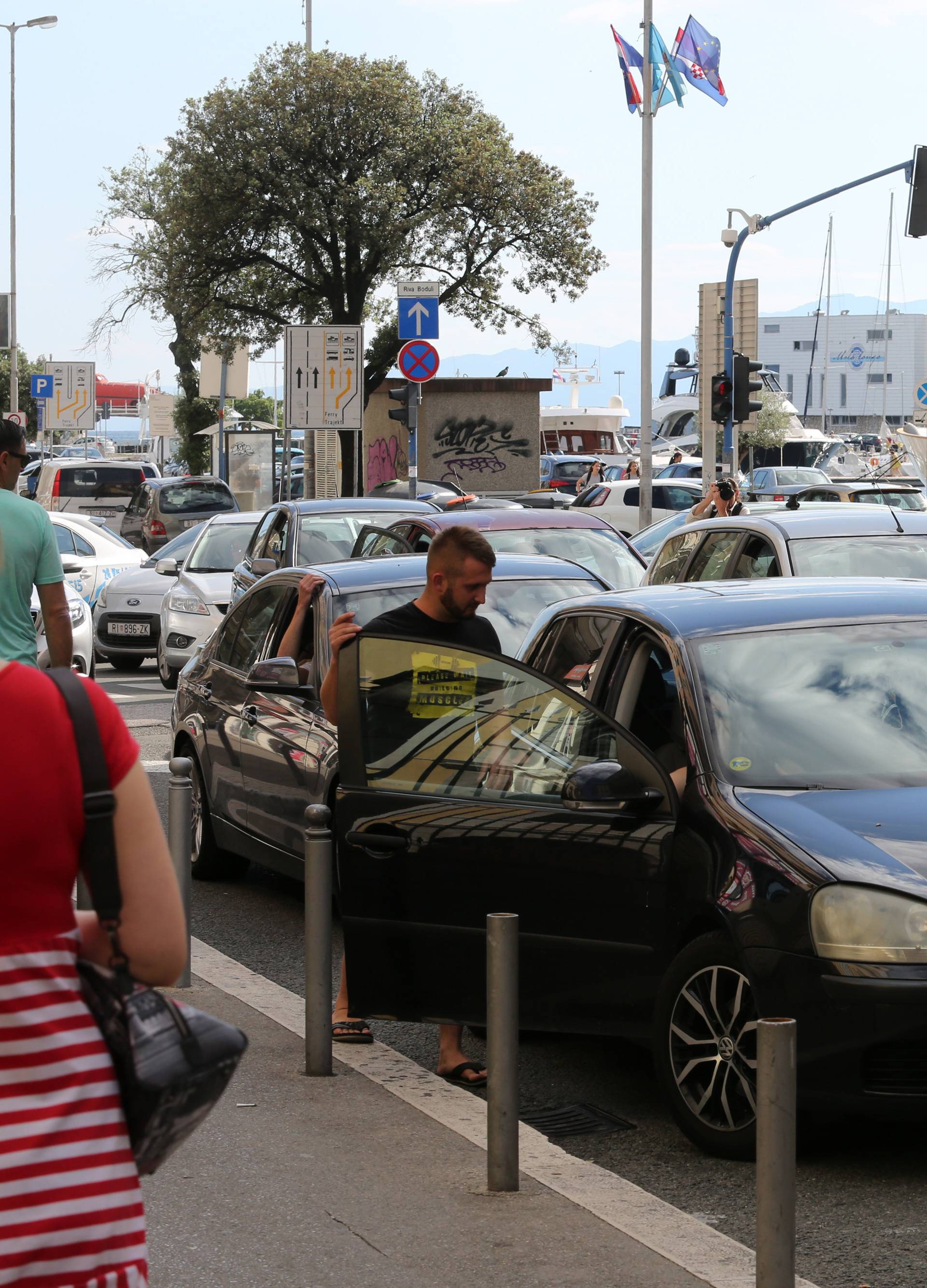 Za niže cijene goriva: Promet stao u Zagrebu, Osijeku, Rijeci