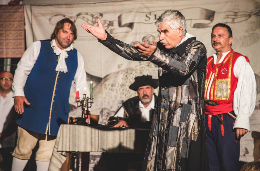 Povijesno scenski spektakl: Predstava 'Opsada Sinja 1715.'