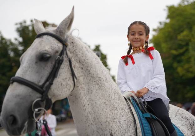 Dječje vinkovačke jeseni: Spoj folklora i slavonskih pjesama