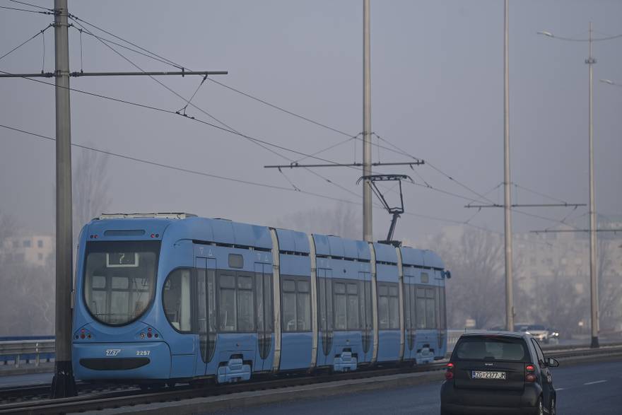Tramvajske linije 7 i 14 od danas ponovno prometuju preko Jadranskog mosta
