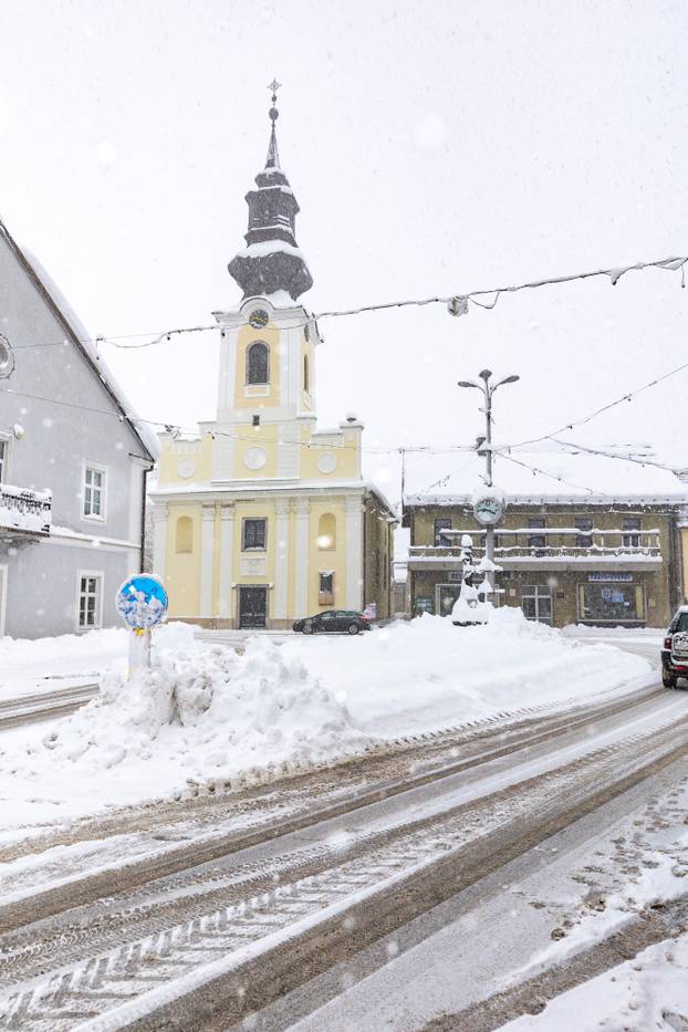 Gospić: Zametene ceste tijekom nevremena