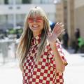 Heidi Klum kao da promovira Hrvatsku: Los Angelesom šetala u crveno-bijelim kockicama