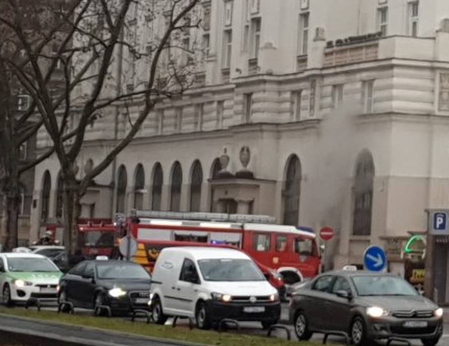 Buknuo je požar u podrumu hotela Esplanada u Zagrebu
