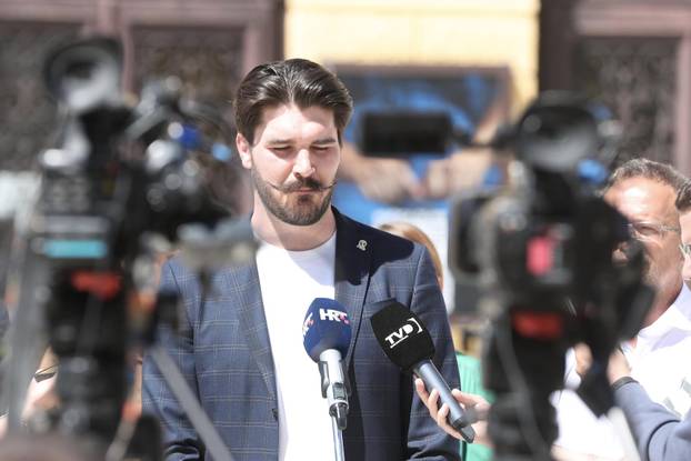 Kandidat MOST-a za gradonačelnika grada Splita, Franko Kelam održao je konferenciju za medije