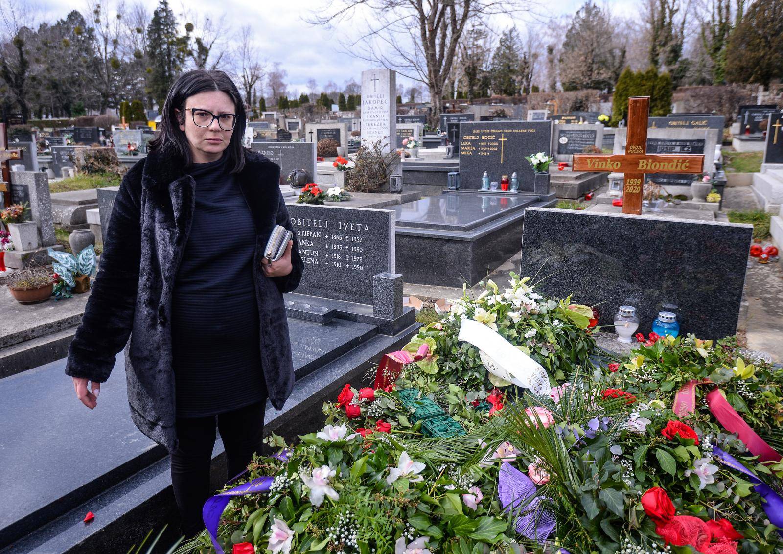 'Čim sam sahranila svog djeda, netko mu je pokrao grobnicu'