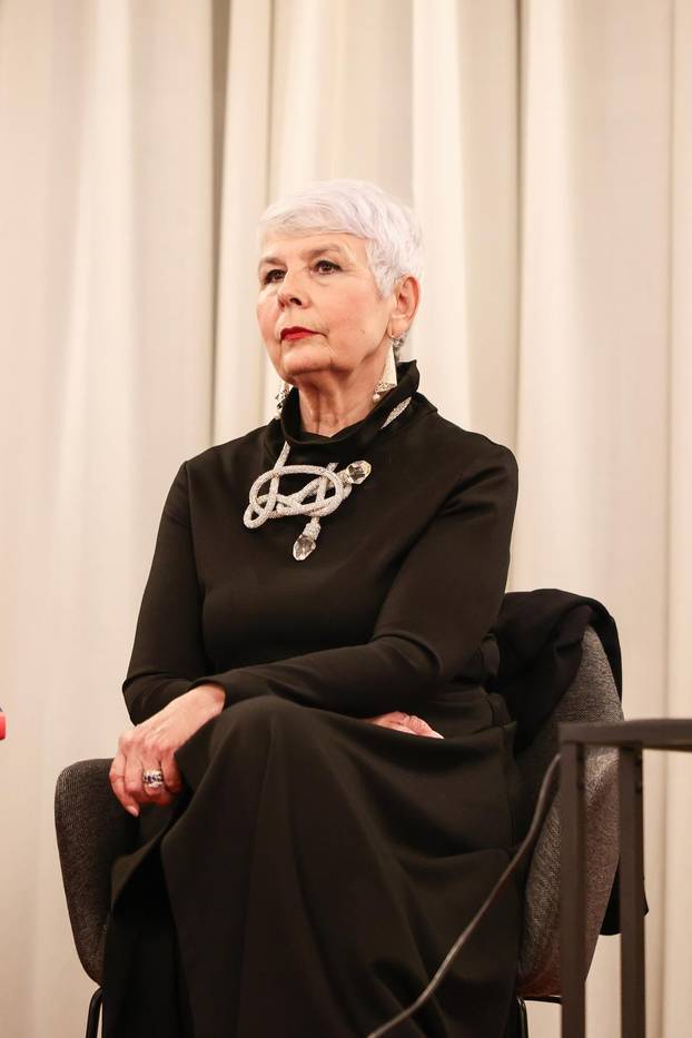 Zagreb: Promocija knjige Žene koje mašu rukama Jadranke Kosor