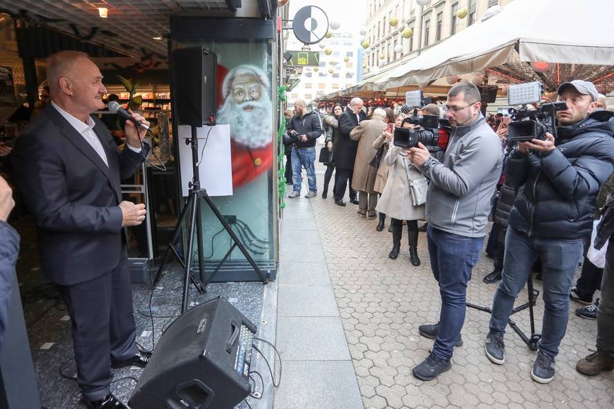 Zagreb: Mate Bulić družio se s građanima i najavio svoju turneju Ja sam na te ponosan