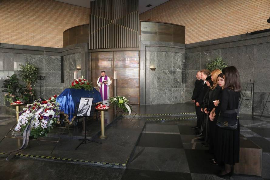 Zagreb: Posljednji ispraćaj Marinka Colnaga na Krematorija