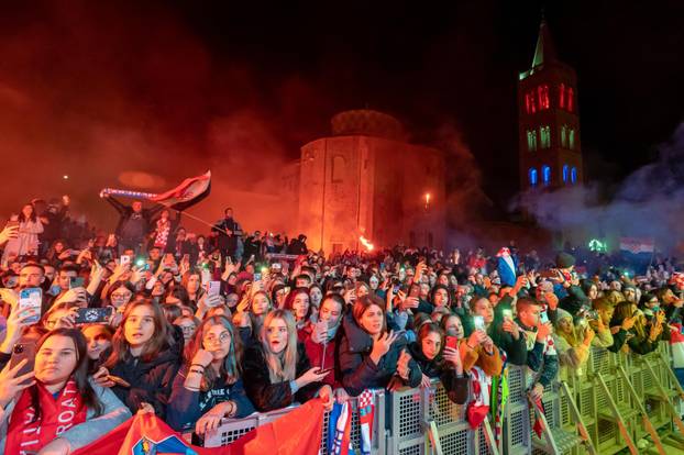 Zadar: Svečani doček na Forumu za Dominika Livakovića i Martina Erlića