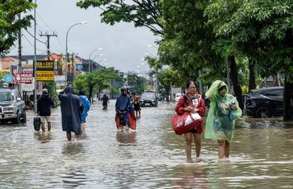 Devet mrtvih u poplavama na Baliju: Srušile se dvije zgrade...