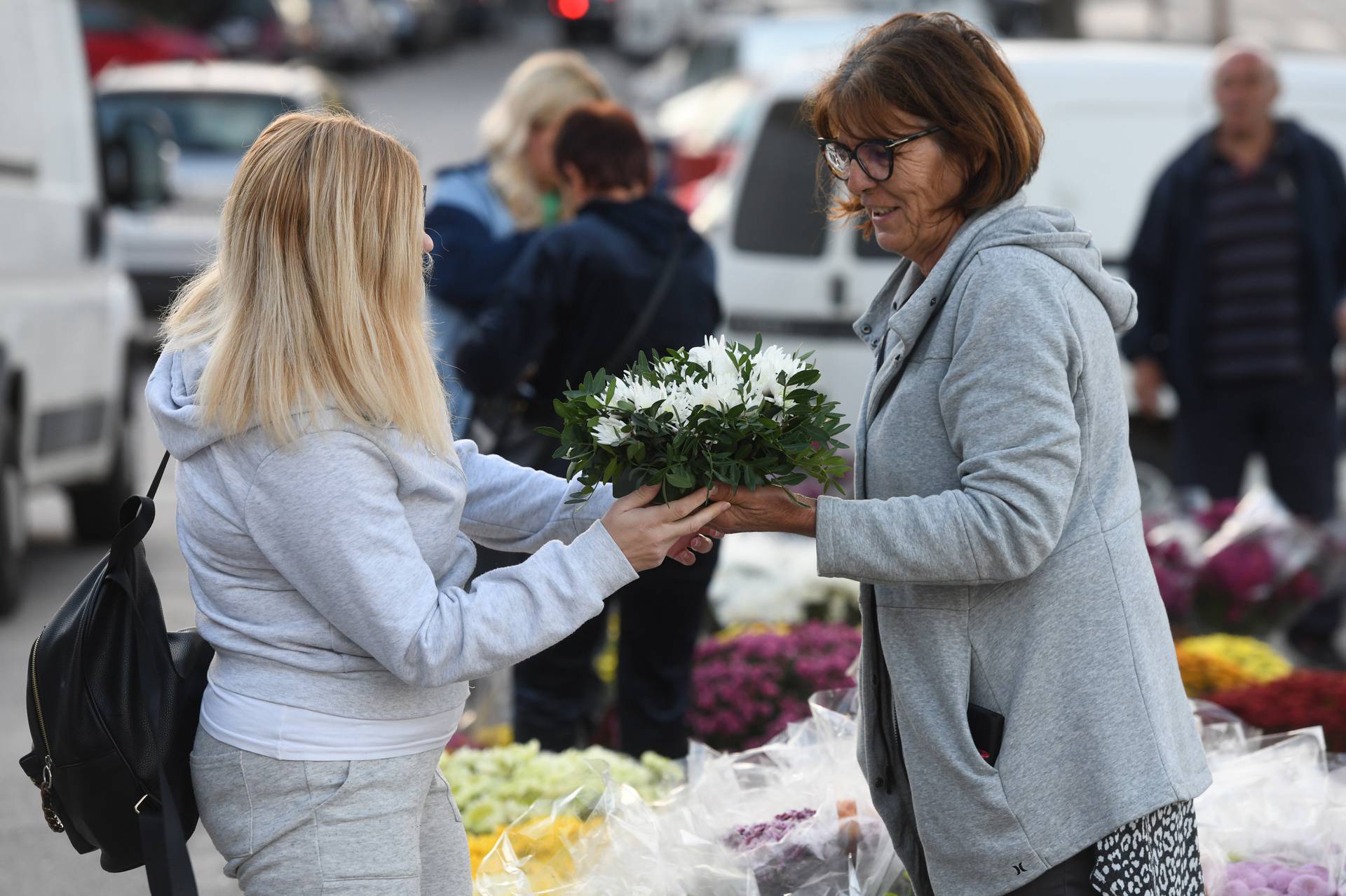 Šibenik: Kupovina cvije?a na blagdan Svi svetih