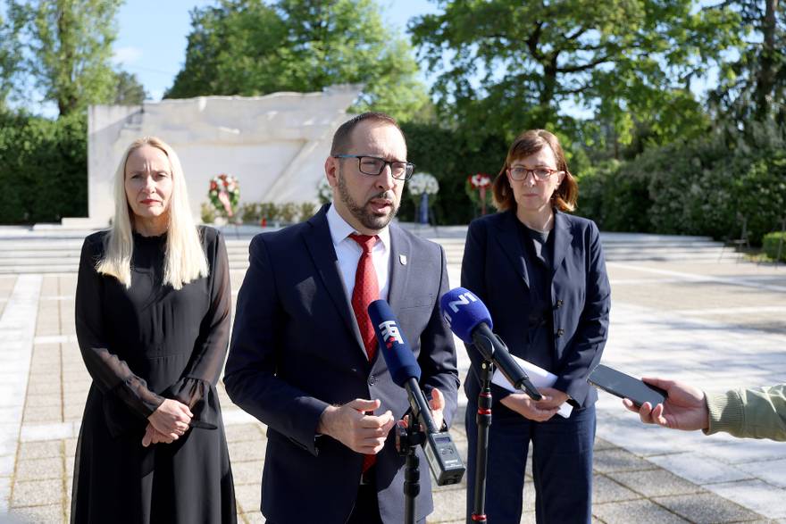 Toma&scaron;evi&cacute; na Mirogoju: 'Ovo je dan kada se uru&scaron;io re&zcaron;im NDH'