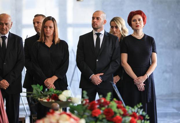 Zagreb: Posljedni ispraćaj novinara Roberta Valdeca 