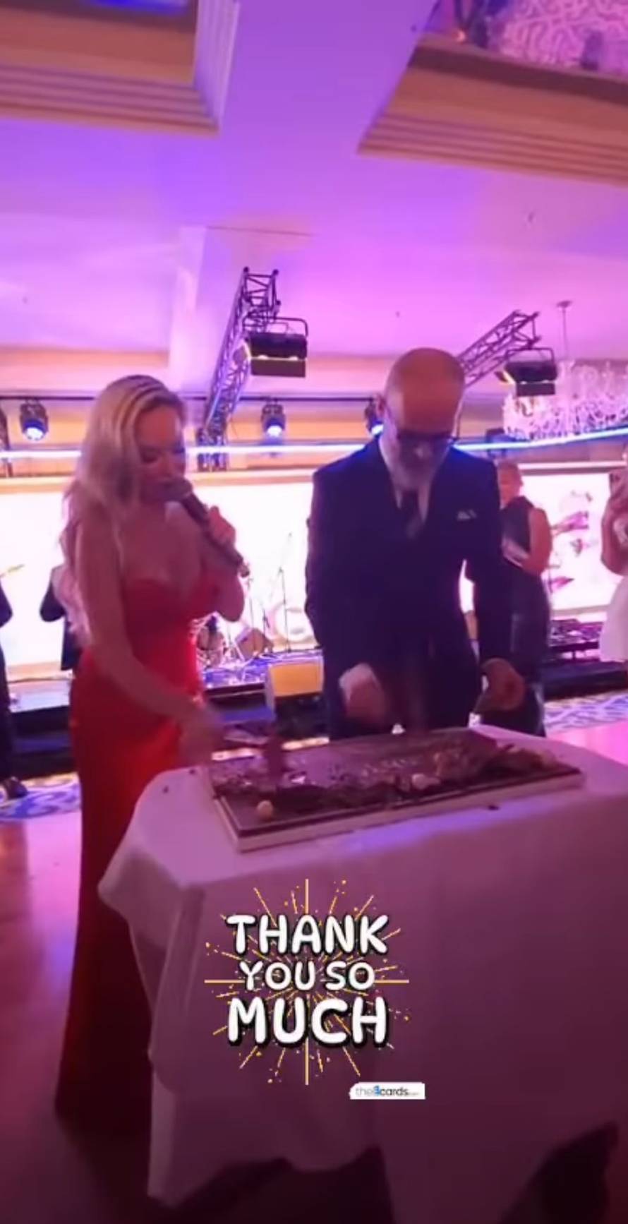 Maja Šuput pjevala plastičnom kirurgu za rođendan: 'Ček, tu je čekić. I ja da razbijam tortu?'