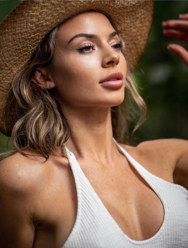 FOTO Zovu je najzgodnijom i najhrabrijom znanstvenicom: 'Ne bojim se krokodila ni zmija'