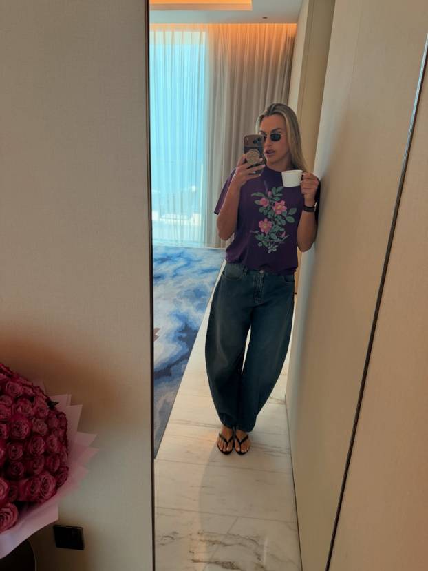 FOTO Najzgodnija tenisačica istaknula obline u uskoj majici