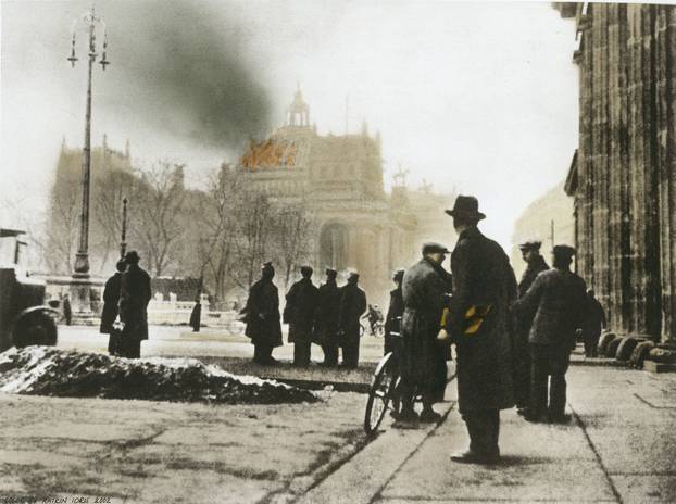 Reichstagsbrand 1933 vom Brandenb. Tor