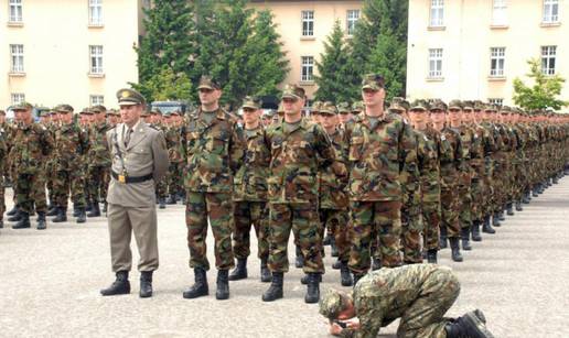 Prisegnulo 300 ročnika: Sve je bilo 'po špagi' za Josipovića